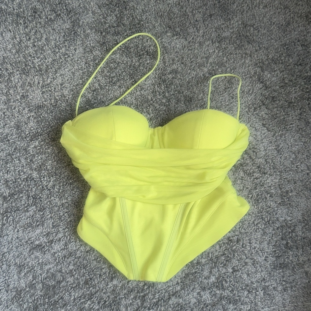 Elegant Green Women's Top - Picture 3 of 6